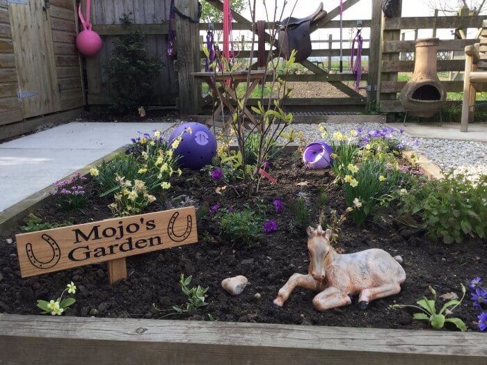 Pet-Specific Memorial Nook